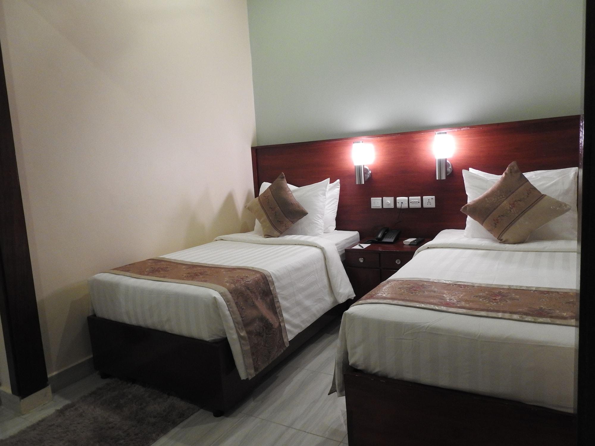Keys Hotel Moshi Bagian luar foto