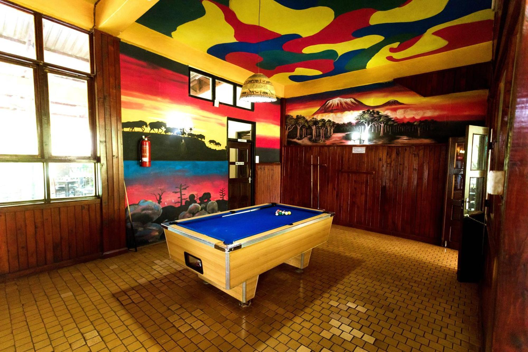 Keys Hotel Moshi Bagian luar foto