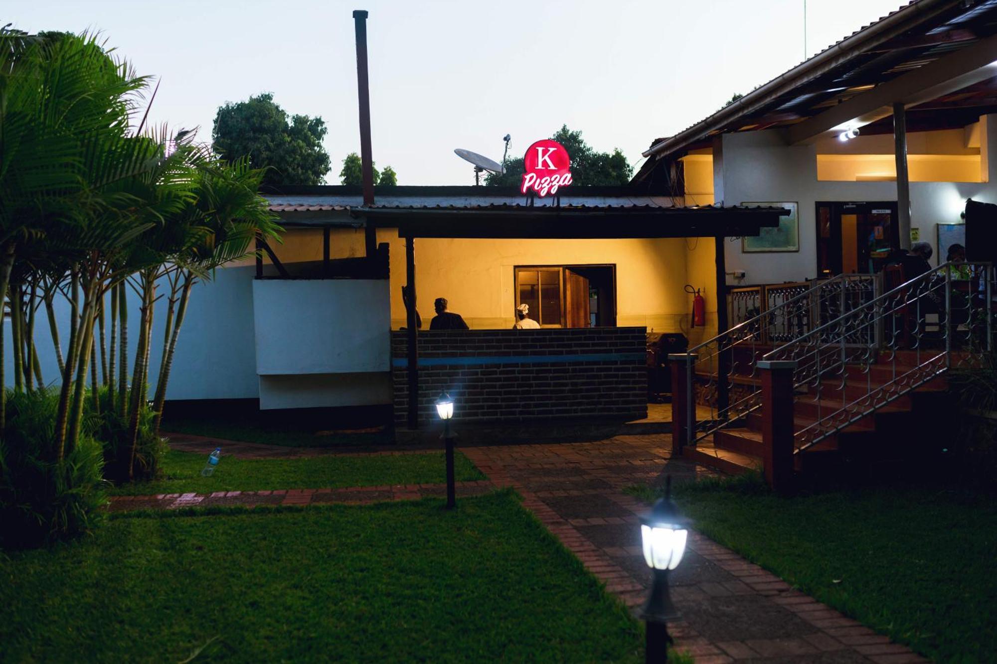 Keys Hotel Moshi Bagian luar foto