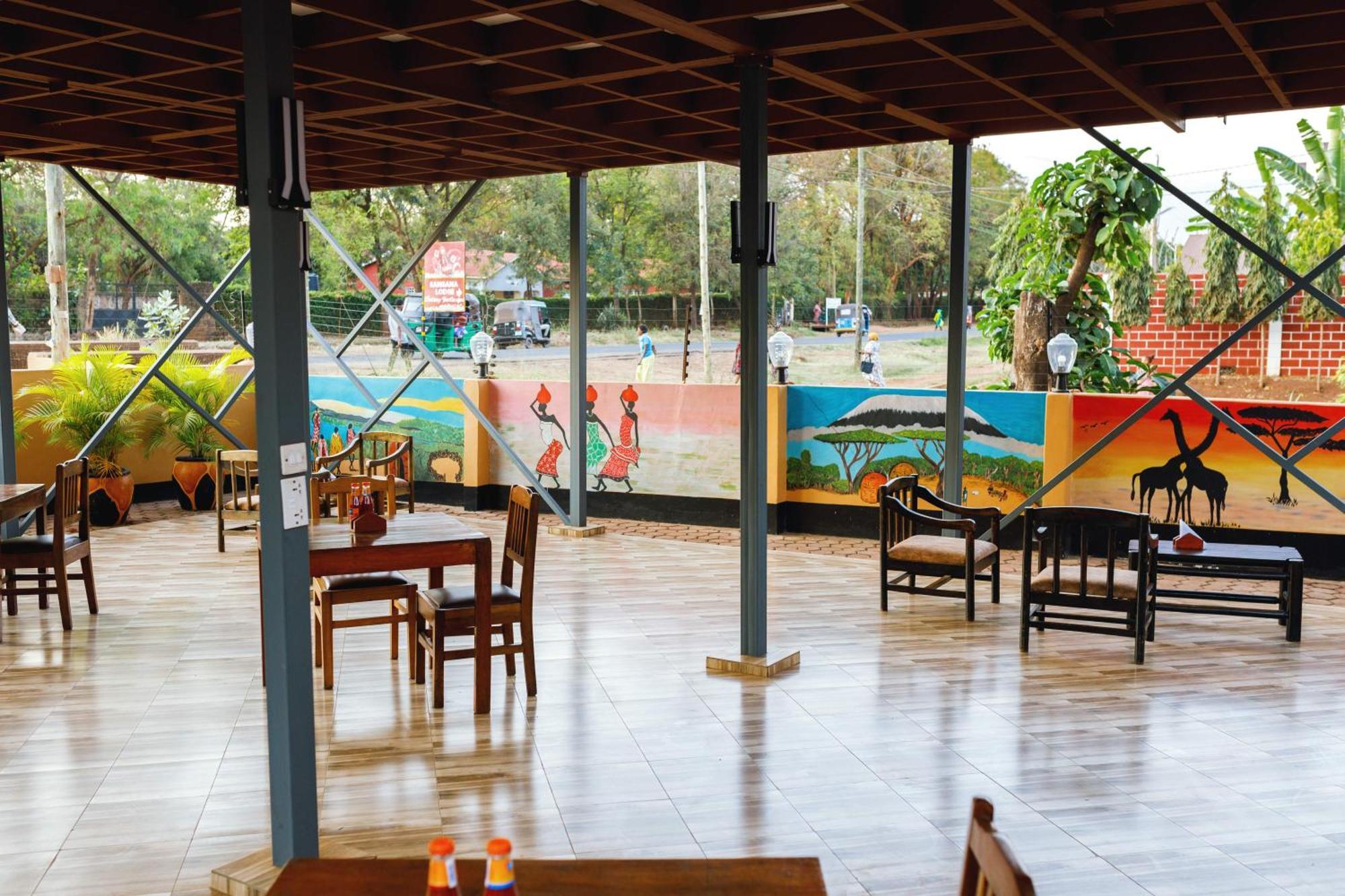 Keys Hotel Moshi Bagian luar foto