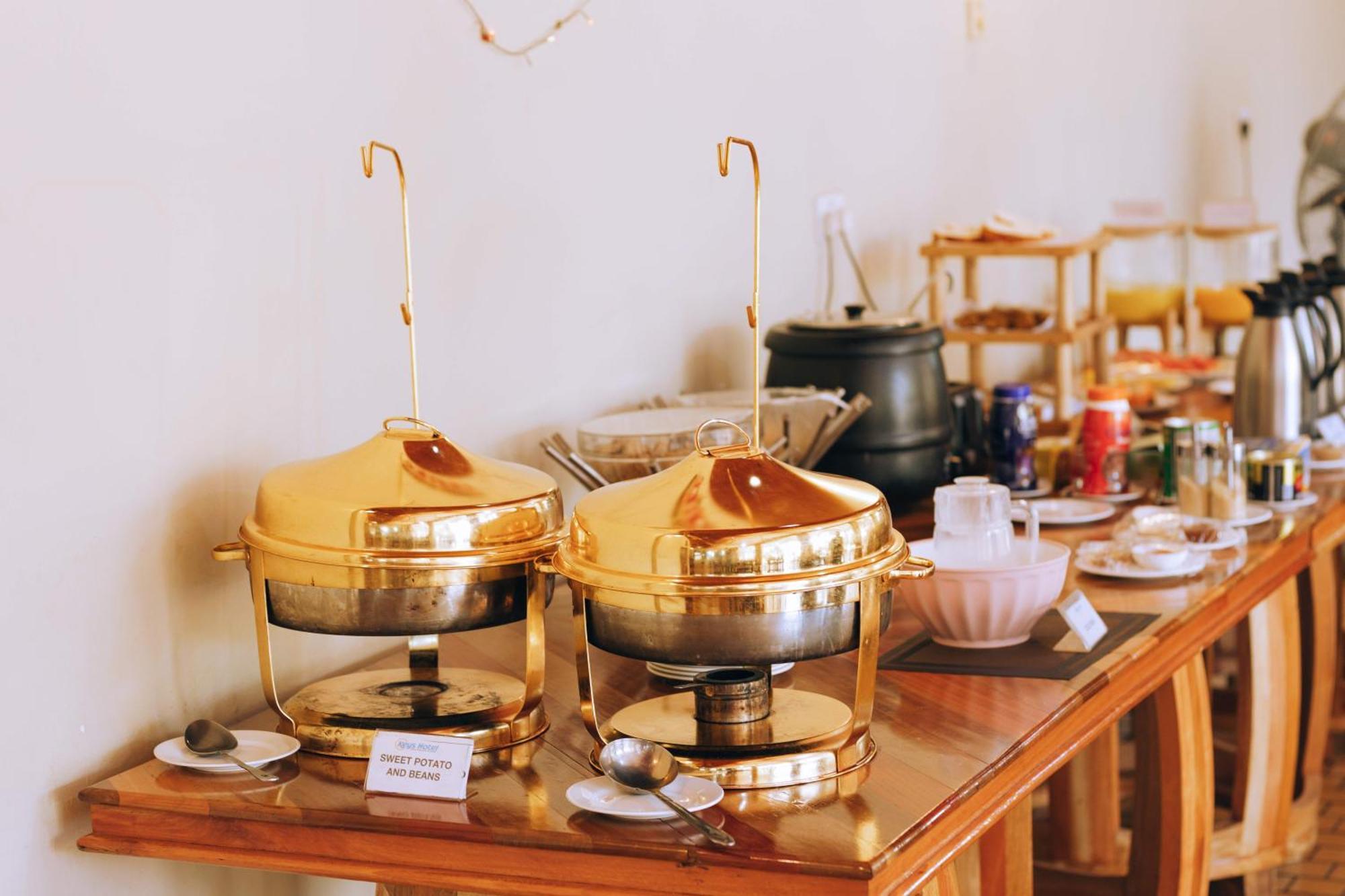Keys Hotel Moshi Bagian luar foto