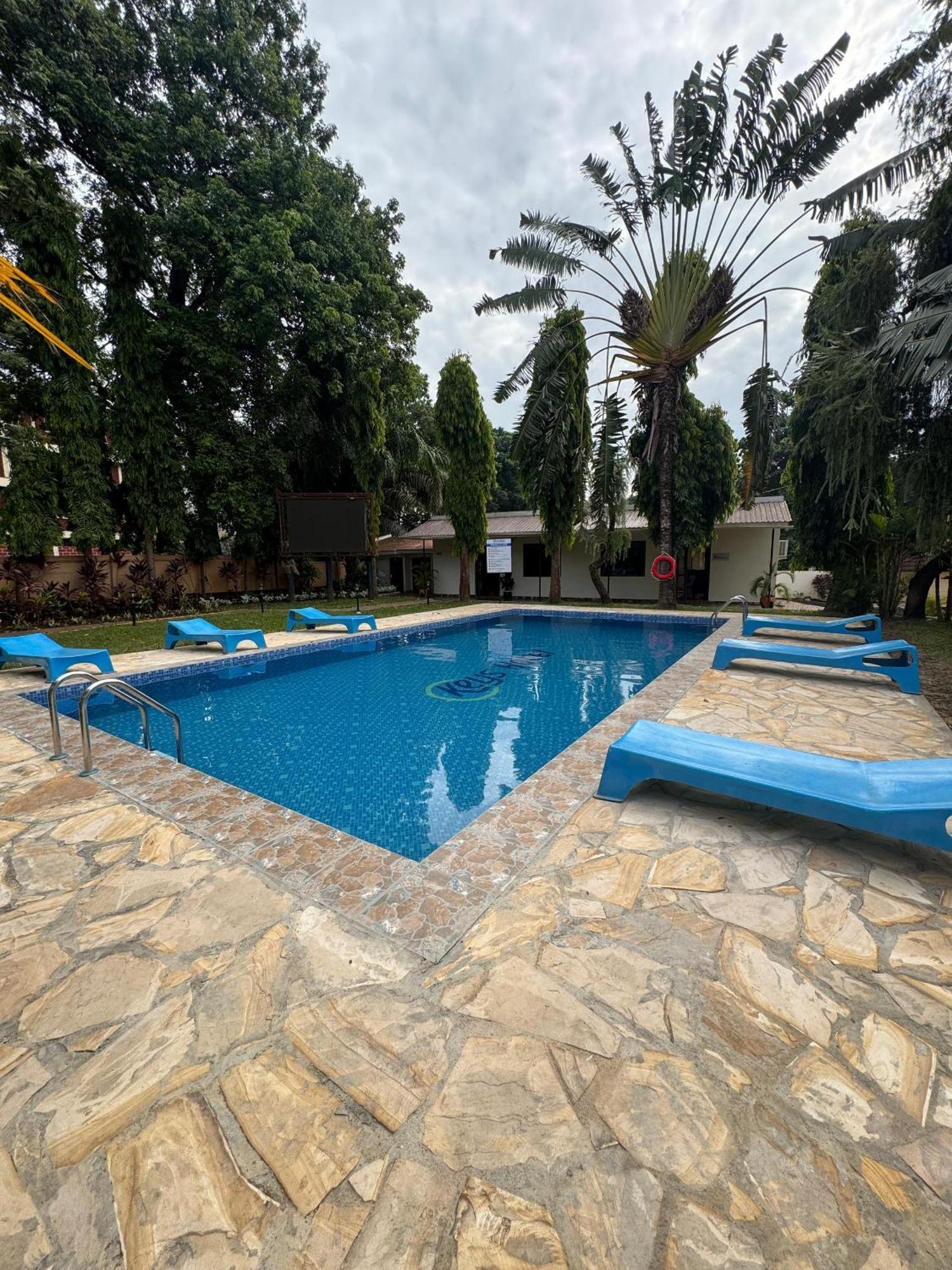 Keys Hotel Moshi Bagian luar foto