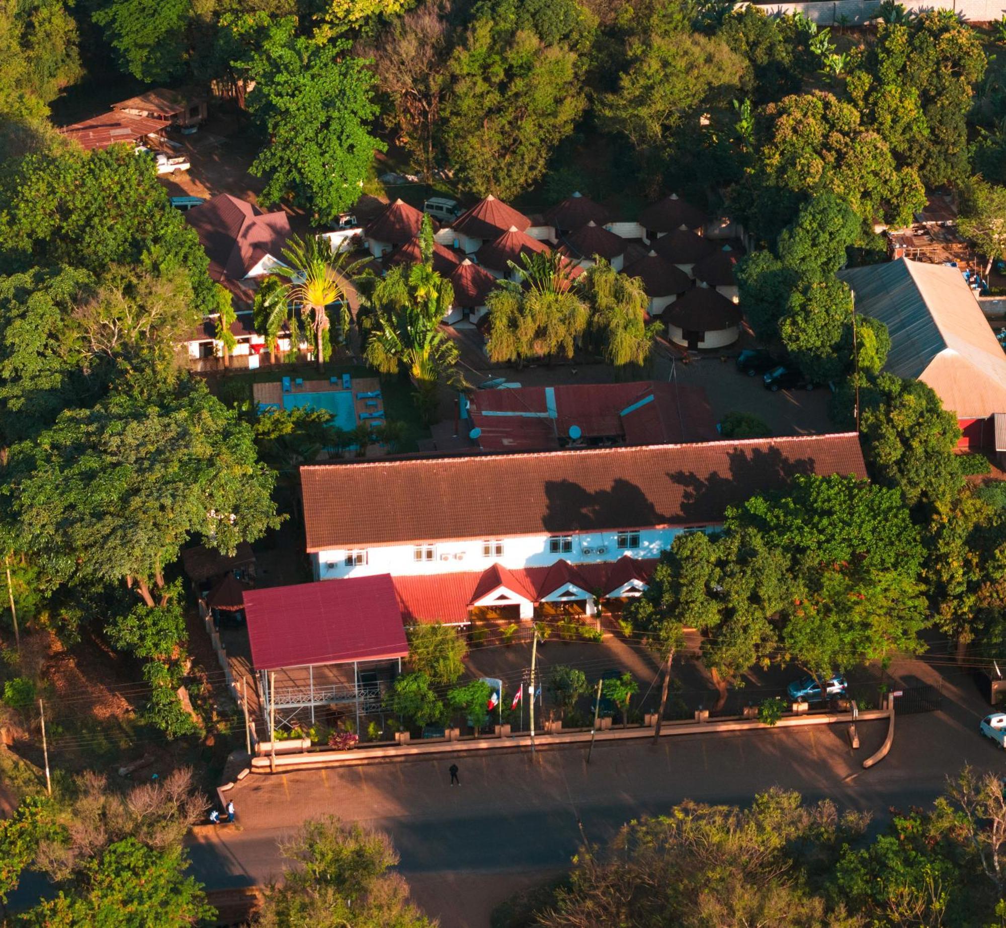 Keys Hotel Moshi Bagian luar foto